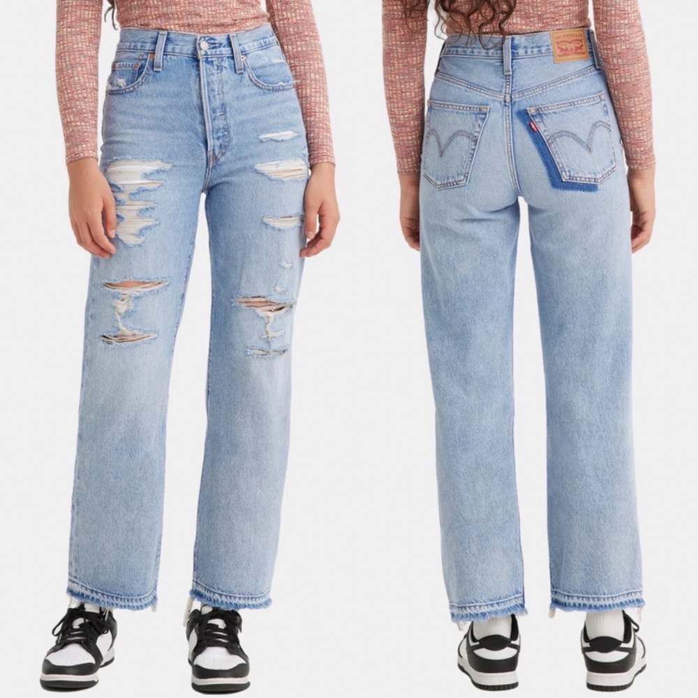 NWT Levi’s Ribcage Straight Ankle Distressed Frayed Jeans